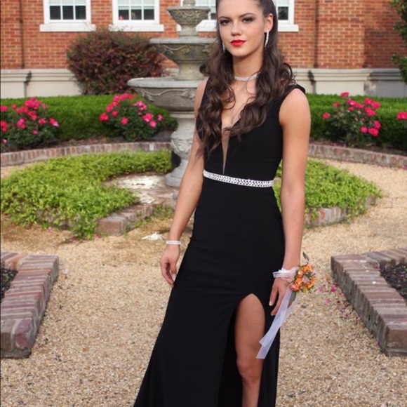 Black Prom Dress w/removable sequin belt Size 02 - Picture 5 of 5